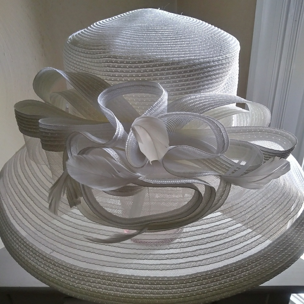 Wide Brim White Straw Hats